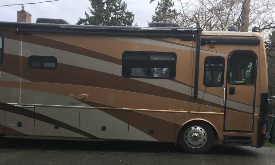 2004 Fleetwood Discovery 39S