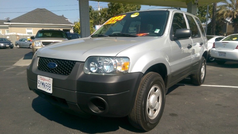 2005 Ford Escape XLS Value