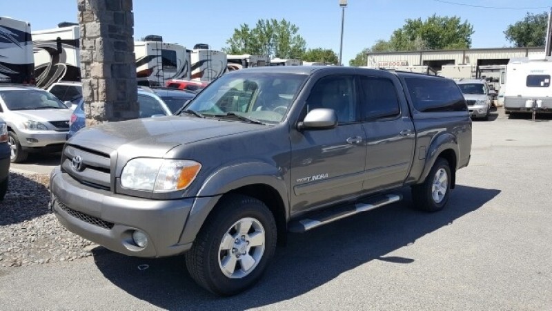 2005 Toyota Tundra Limited 4dr Double Cab 4WD SB V8