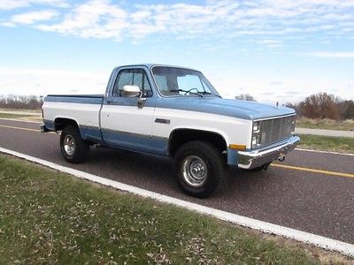 1986 GMC Sierra 1500 K10 4x4 incredible condition 350 V8 A/C hort bed! Sounds great! ALL REASONABLE OFFERS/BIDS WILL BE CONSIDERED!