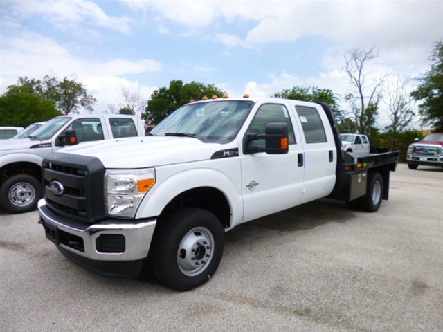 2015 Ford F350  Flatbed Truck