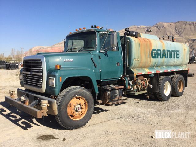 1996 Ford Lt8000  Water Truck