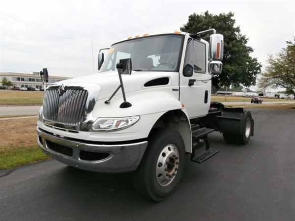 2010 International 4400  Conventional - Day Cab