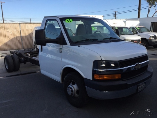 2011 Chevrolet Express Cutaway  Cab Chassis