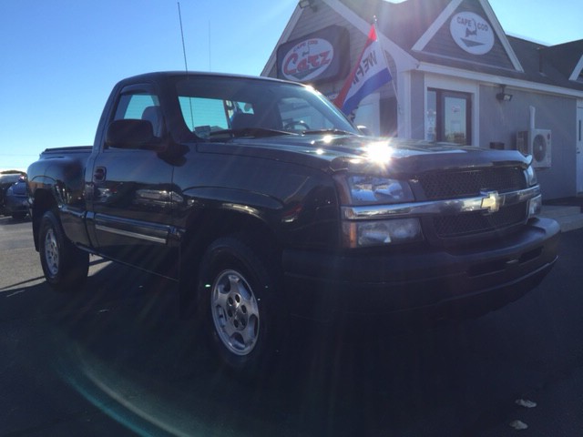 2004 Chevrolet Silverado 1500 LS 2dr Standard Cab 4WD SB