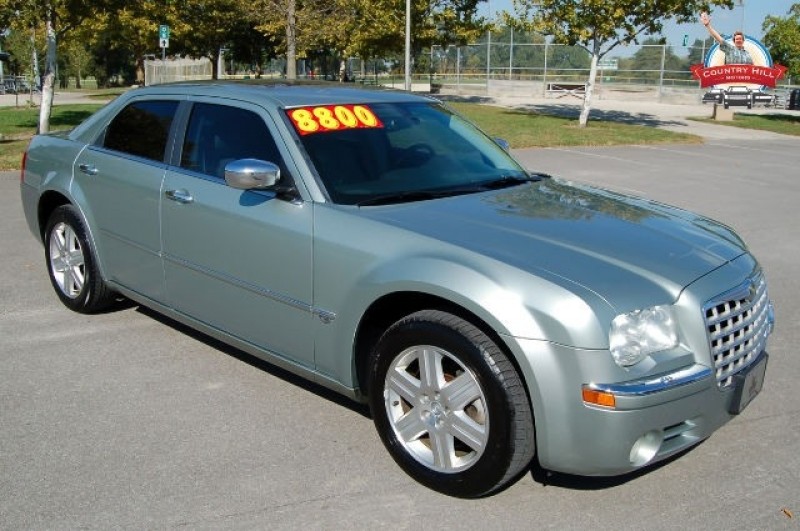 2005 Chrysler 300C Base