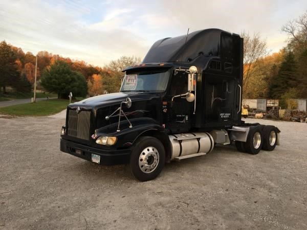 2005 International 9400 Eagle  Conventional - Sleeper Truck