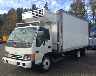 2004 Gmc W5500  Refrigerated Truck