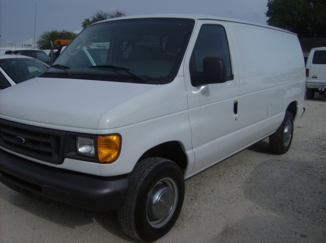 2004 Ford E-250  Cargo Van