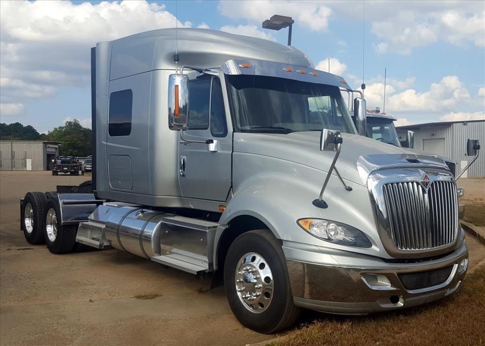 2014 International Prostar  Conventional - Sleeper Truck