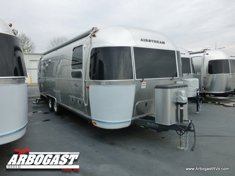 Airstream Flying Cloud 27FB Twin