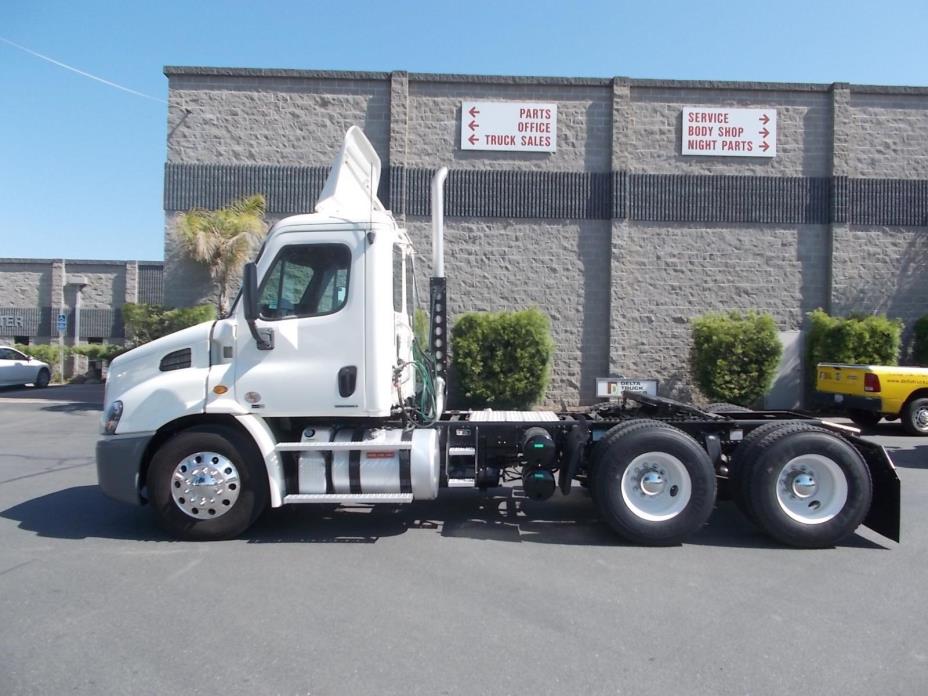 2012 Freightliner Cascadia 113  Conventional - Day Cab