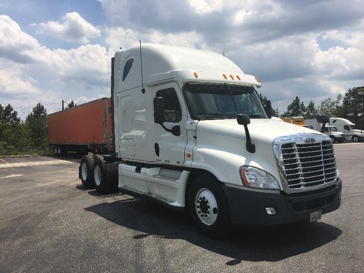 2012 Freightliner Cascadia  Conventional - Sleeper Truck