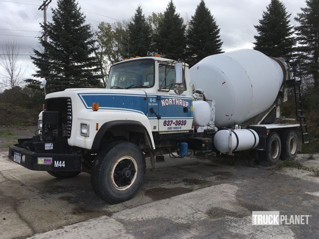 1995 Ford Lt9000  Mixer Truck