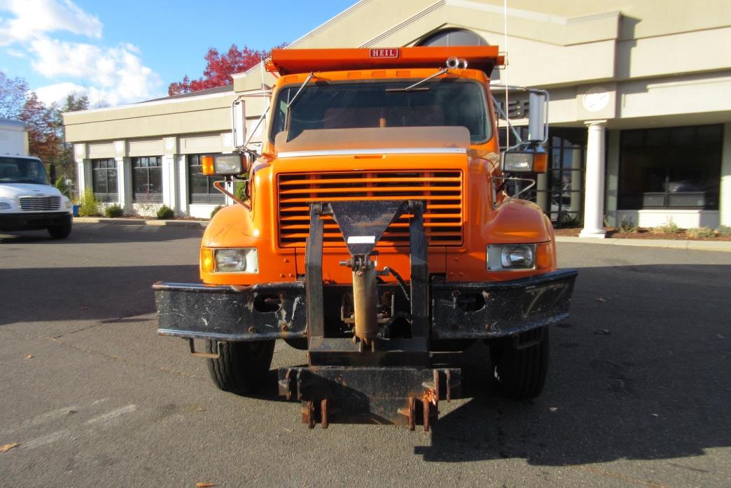 1995 International 4900  Plow Truck - Spreader Truck