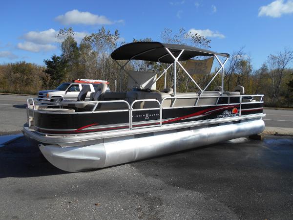 2012 Sun Tracker Fishin' Barge 24 DLX