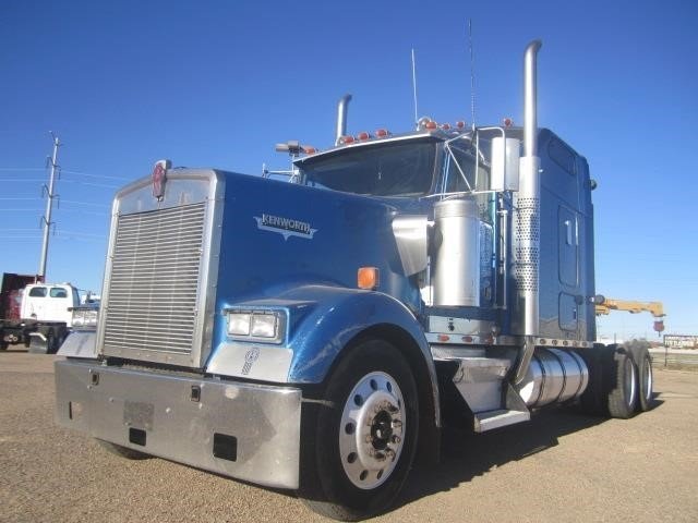 2004 Kenworth W900l  Conventional - Sleeper Truck