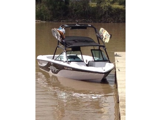 2001 Correct Craft Air Nautique 216