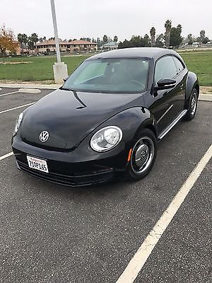 2012 Volkswagen Beetle-New Leather Immaculate Classic Style Bettle