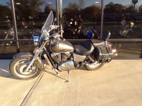 2006 Honda Shadow Sabre (VT1100C2)