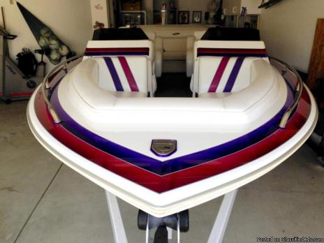 21' Ultra LX Custom Boat in Showroom Condition