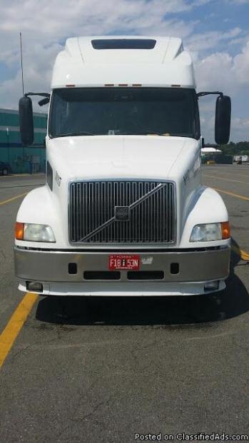 2001 Volvo Truck for sale by owner