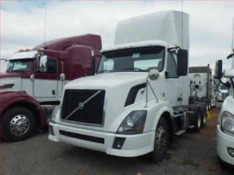 Volvo vnl 300 single axle daycab for sale