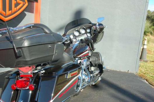 2006  Harley-Davidson  CVO Screamin' Eagle Ultra Classic Electra Glide