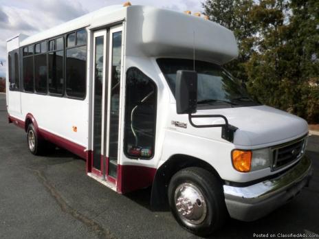 2005 Ford E450 Non-CDL Wheelchair Shuttle Bus For Wheelchair Mobility ADA...
