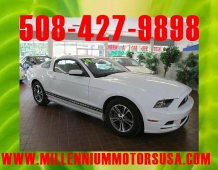 2014 FORD Mustang V6 2dr Coupe