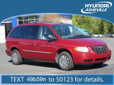 2007 Chrysler Town & Country Touring Asheville, NC