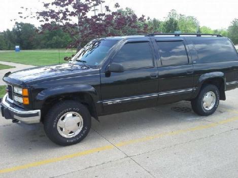 1994 GMC Suburban SLE 4x4 for: $5200