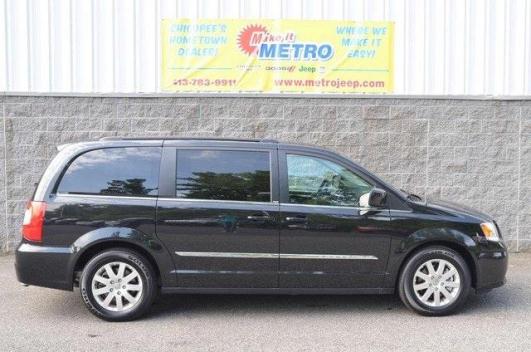 2014 Chrysler Town & Country Touring Chicopee, MA