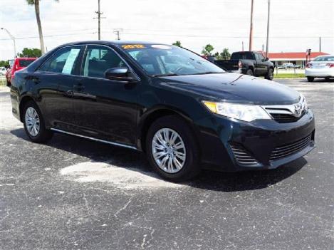 2012 Toyota Camry 4dr sdn i4 auto le