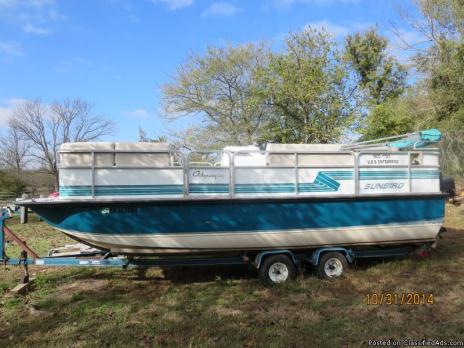 Sunbird Deckboat