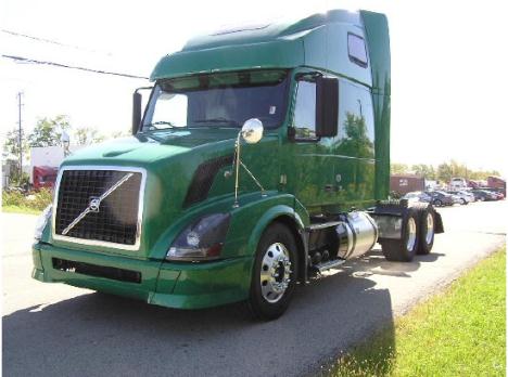 2011 VOLVO VNL670