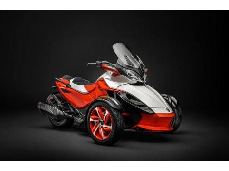 2015 Can-Am Spyder® ST-S Special Series - SE