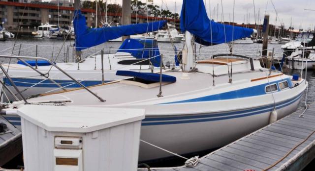 27' Newport Capital 1980 New to the market