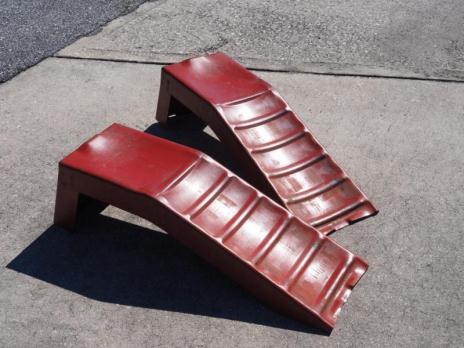 Set of 2 Red Car Ramps Good Condition, 1