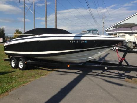 25' COBALT 253 CUDDY W RARE 7.4 , FRESH WATER BOAT