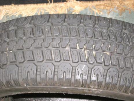 Set of 4 snow tires, 1