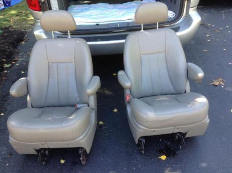 Rear and middle SEATS