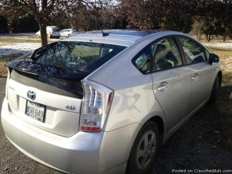 2010 PRIUS FULLY LOADED