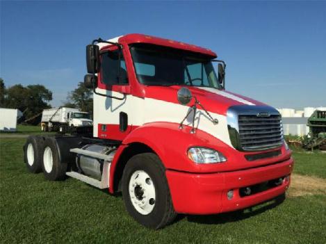 Freightliner cl12042st columbia tandem axle daycab for sale