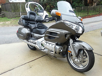 Honda : Gold Wing 2009 honda goldwing gl 1800 17 k miles excellent condition must have