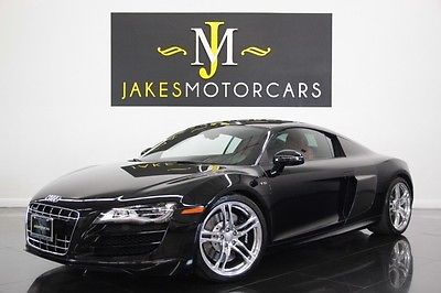 Audi : R8 5.2L V10 Coupe *RARE 6-SPEED* 2011 r 8 5.2 v 10 coupe rare 6 speed only 11 k miles black red lots of carbon