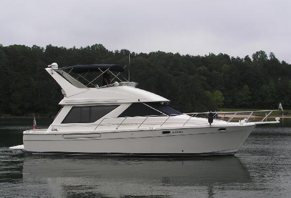 1998 Bayliner 3988 Command Bridge Motoryacht