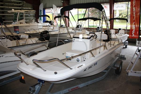 2014 Boston Whaler 170 Dauntless