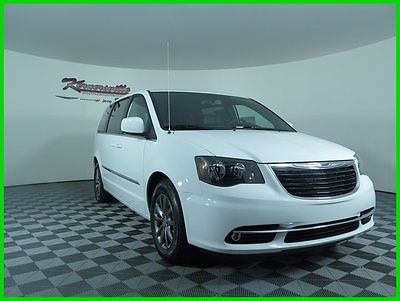 Chrysler : Town & Country S FWD 3.6L V6 Passenger Van Blu-Ray DVD Player FINANCING AVAILABLE! New 2016 Chrysler Town & Country S Minivan / Van Backup cam