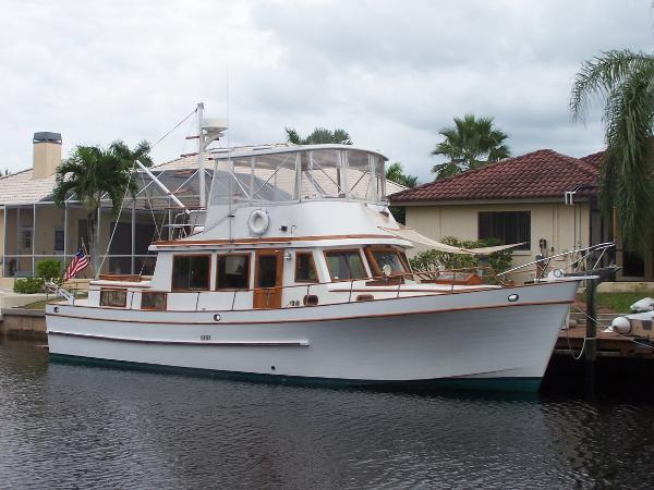 1979 Marine Trader Tri-Cabin